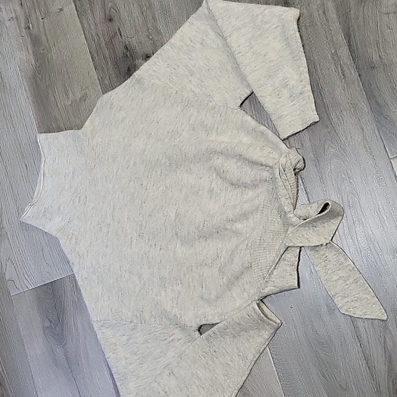 Aritzia “Loren” Cropped Turtleneck Wool Sweater - Picture 2 of 2